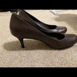 Cole Hahn brown heels